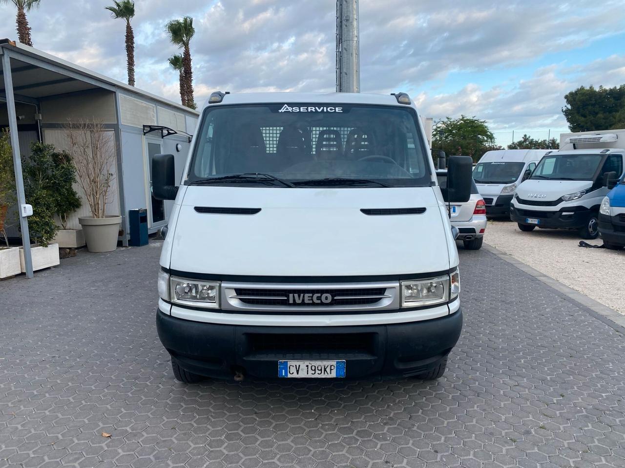 Iveco Daily 35 2.3 Ribaltabile Trilaterale Doppia Cabina 7 posti