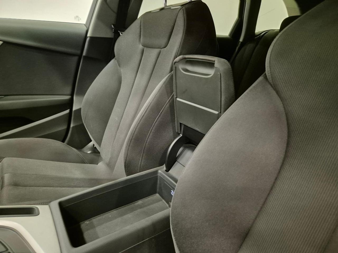 Audi A4 Avant 40 2.0 tdi S Line edition 190cv s-tronic - ACC/Lim - Sens. Park.