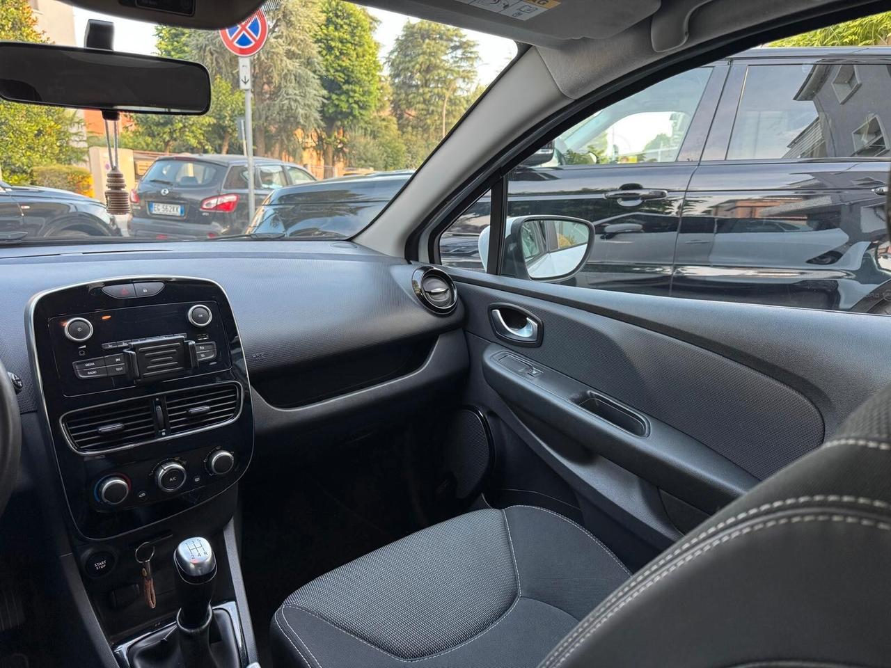 RENAULT CLIO TCe 12V 75cv GENERATION NEOPATENTATI