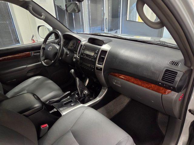 TOYOTA Land Cruiser 3.0 D-4D 16V CAMBIO MANUALE
