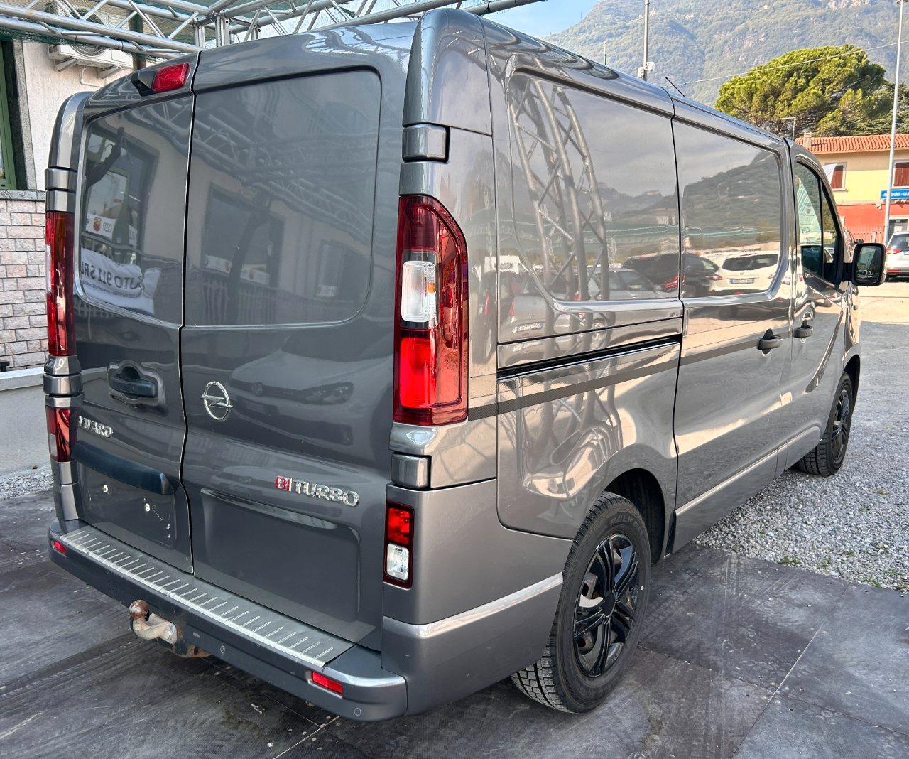 OPEL VIVARO FURGONE 3 POSTI