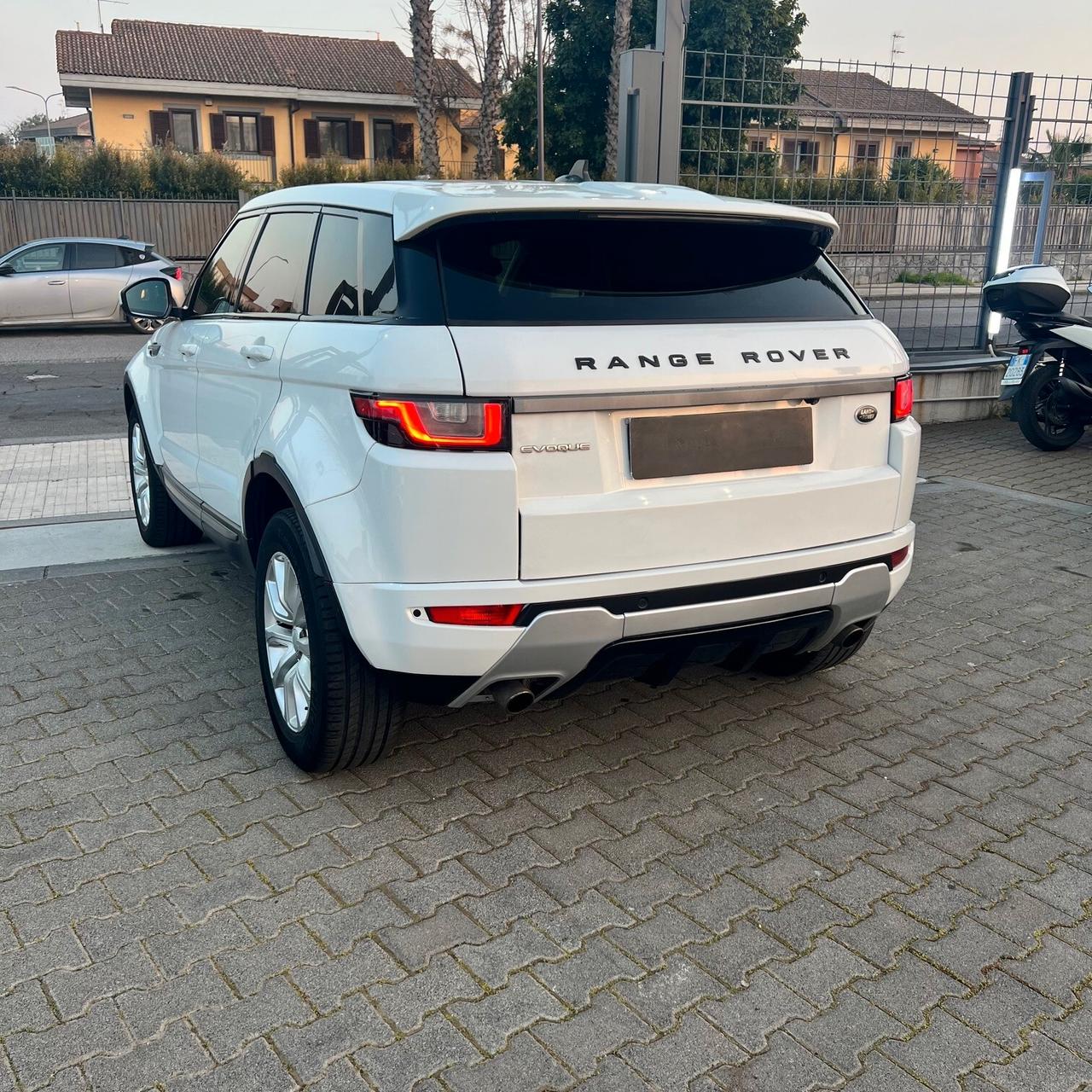 Land Rover Range Evoque 2.0 TD4 180 CV 5p. Autobiography