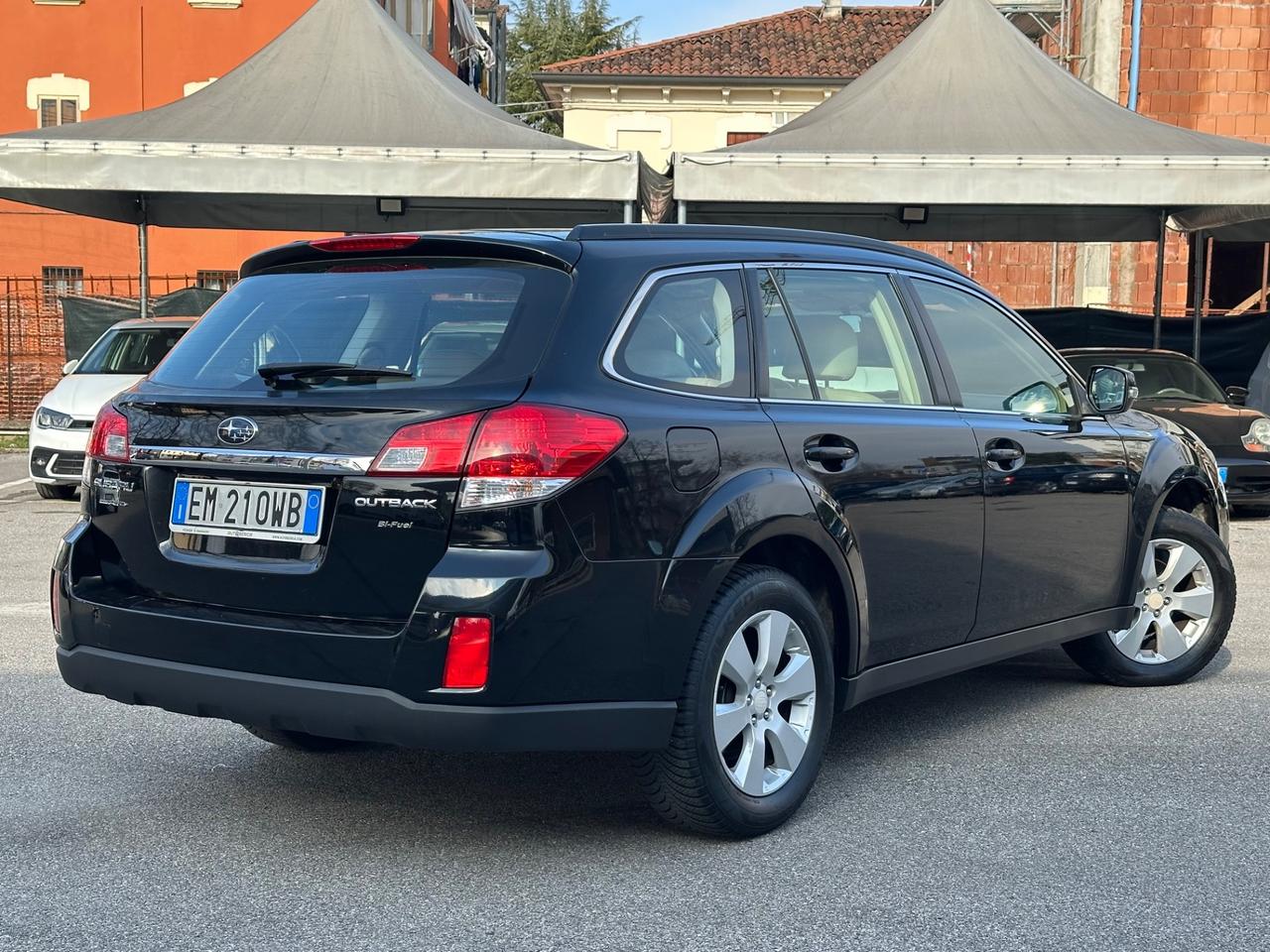 Subaru OUTBACK 2.5i Bi-Fuel Trend Limited