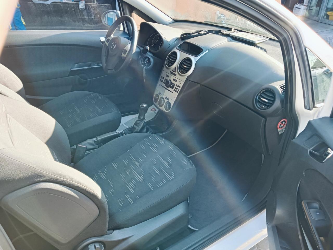 Opel Corsa 1.2 85CV 3 porte GPL-TECH Club