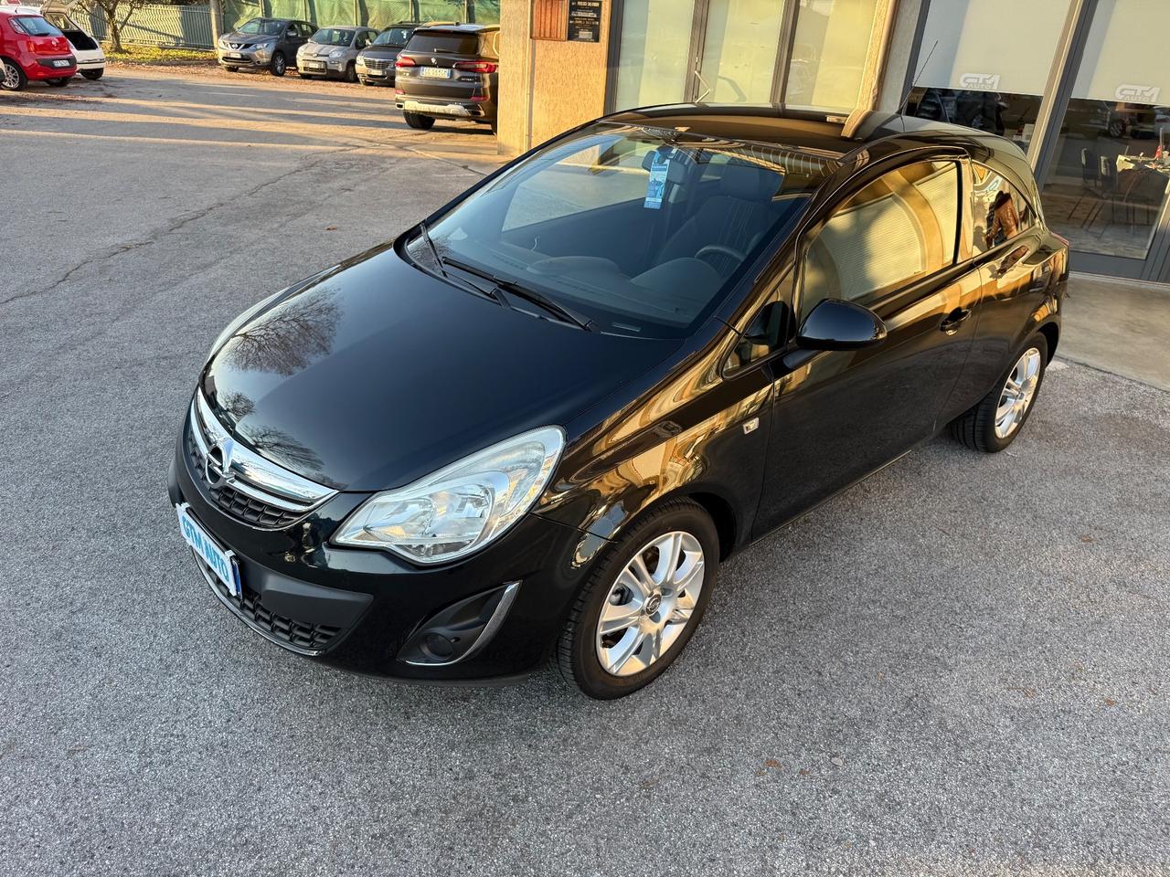Opel Corsa 1.2 Benzina- Neopatentati