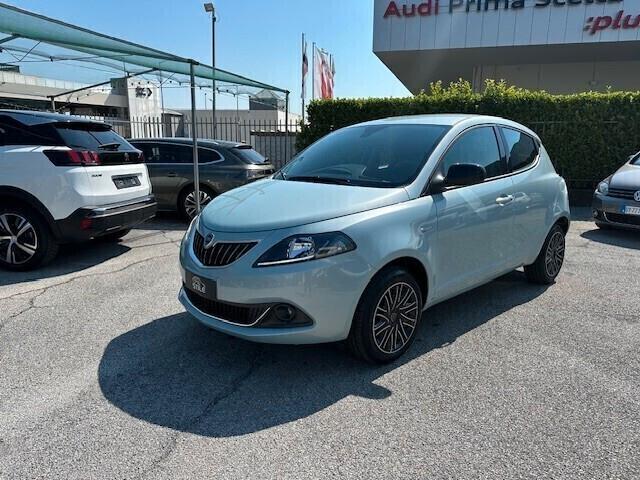 Lancia Ypsilon Hybrid 1.0 70 CV