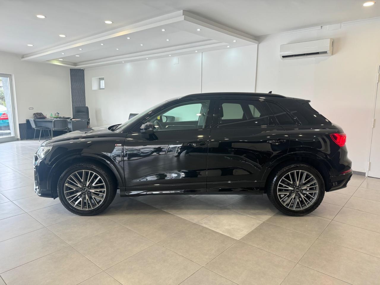 Audi Q3 Sline 2.0 150cv IVA ESPOSTA