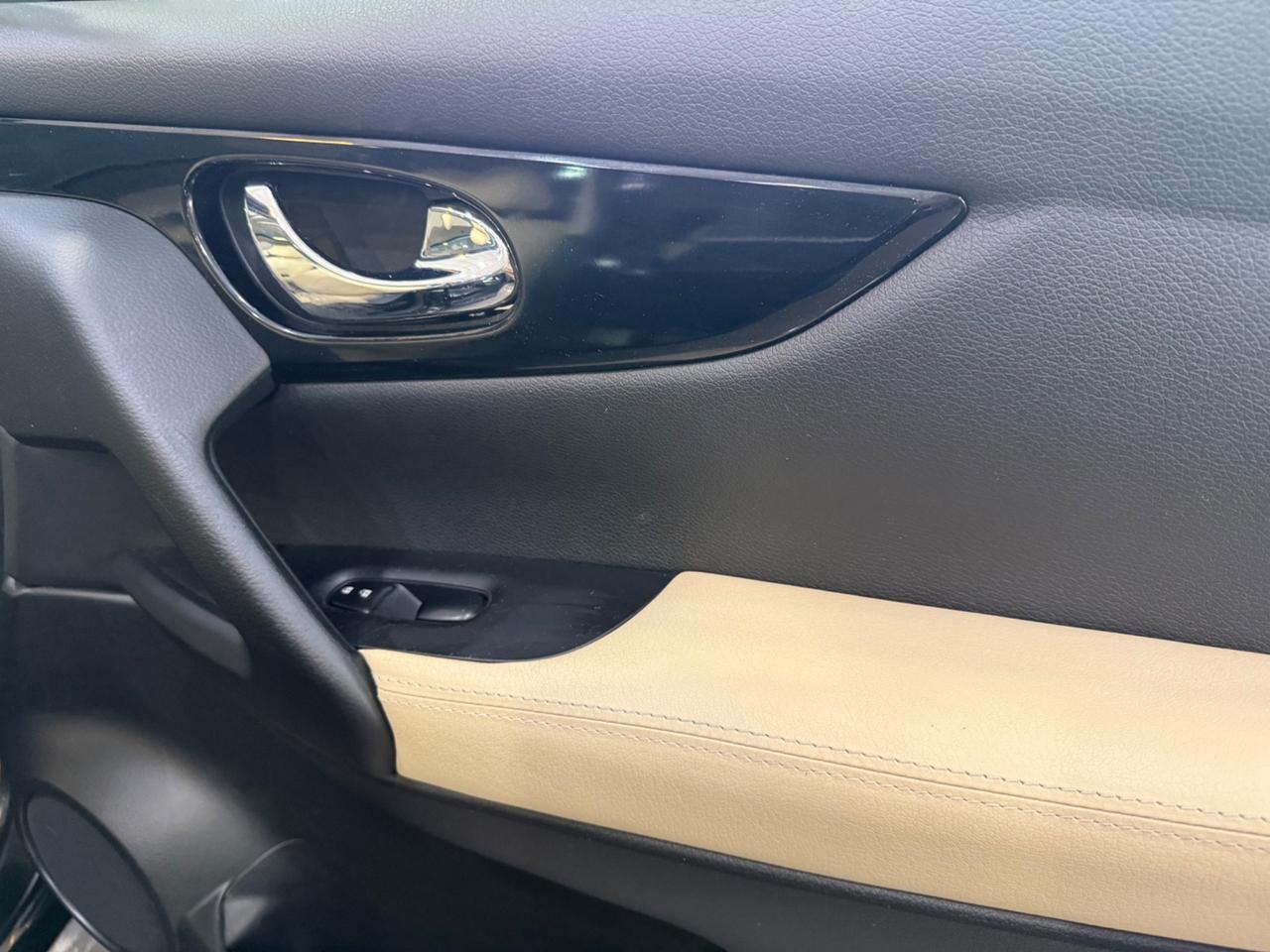 Nissan Qashqai 1.5 dci Tekna 110cv TETTO+CAMERE 360°