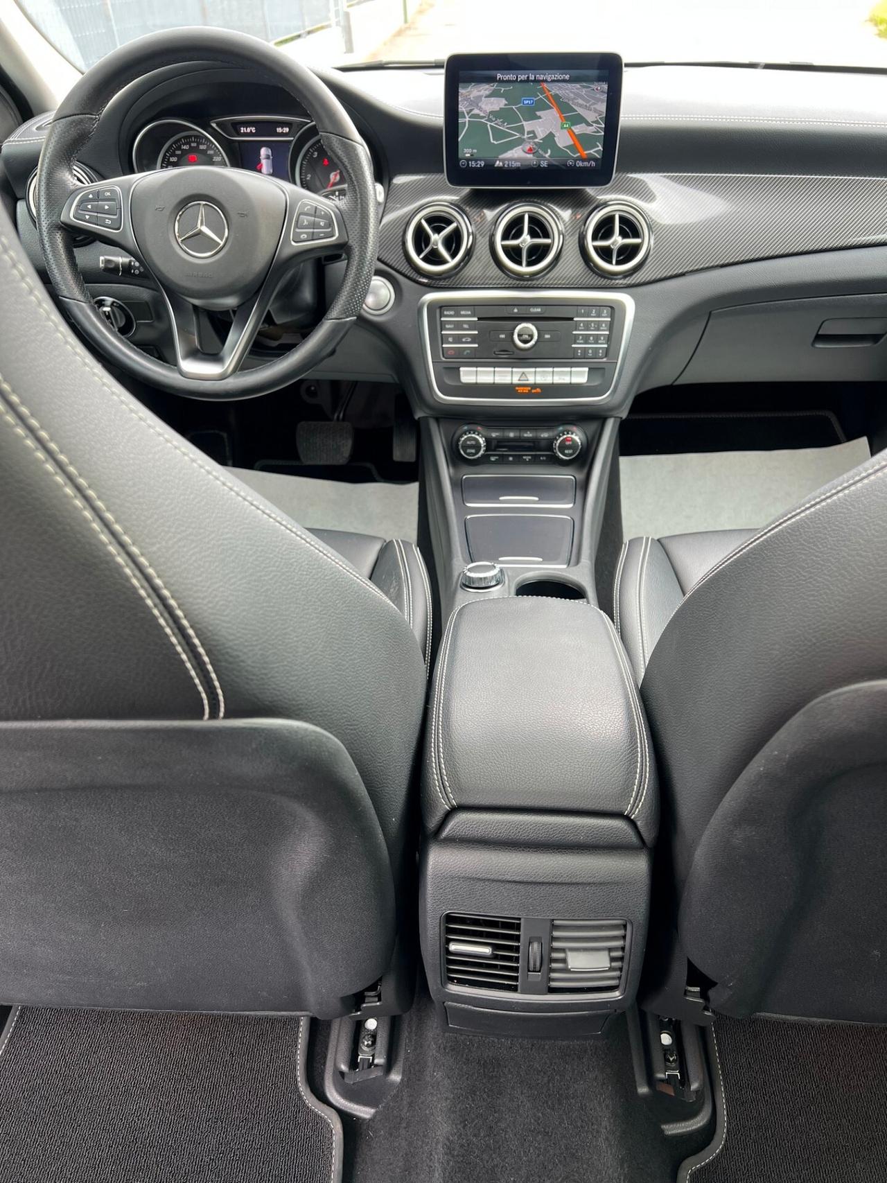 Mercedes-benz GLA 200 d Automatic Premium Night Edition