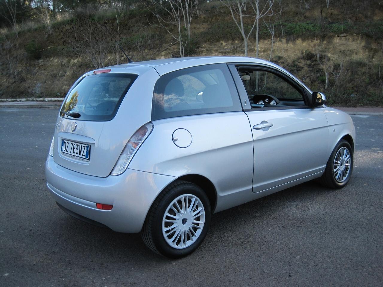 Lancia Ypsilon 1.2 Versus