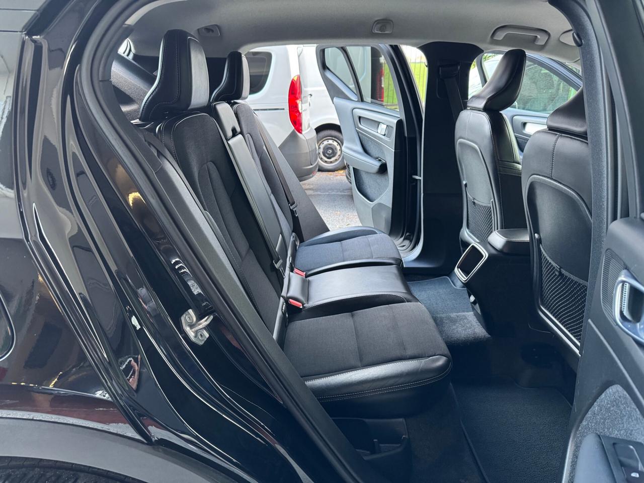 Volvo XC40 D3 AWD MOMENTUM GEART 1P GARANZIA24MESI