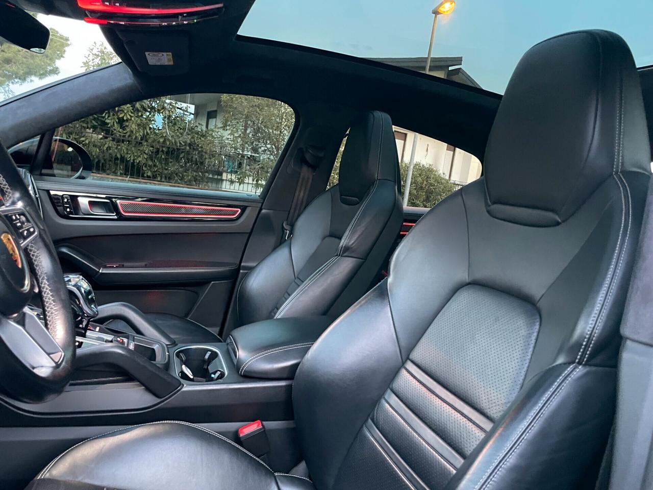 Porsche Cayenne Coupé 3.0 V6 E-Hybrid GTS
