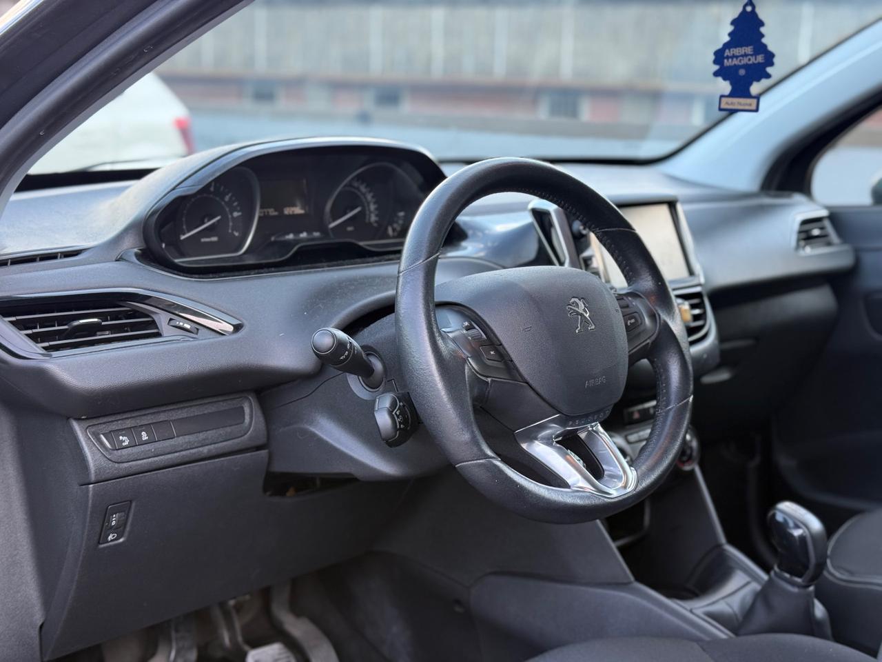 Peugeot 208 PureTech 82 3 porte Allure