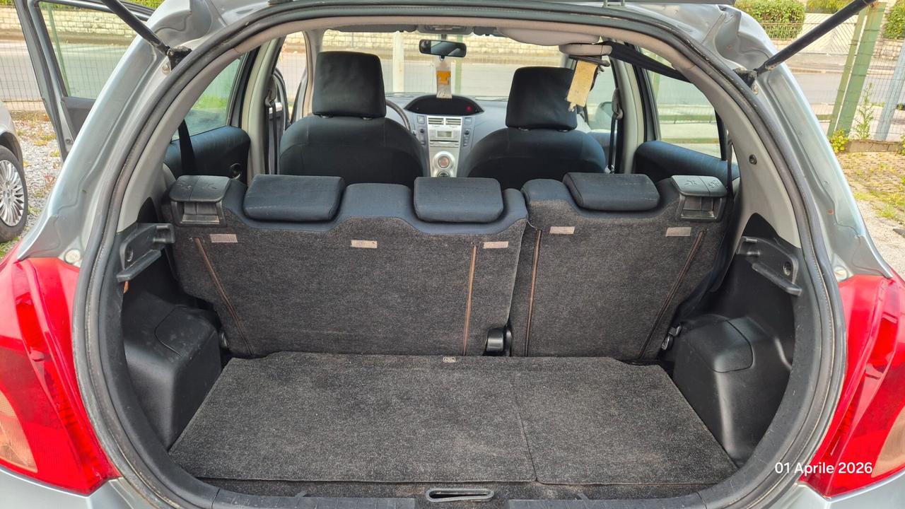 Toyota Yaris 1.3 5 porte Luna