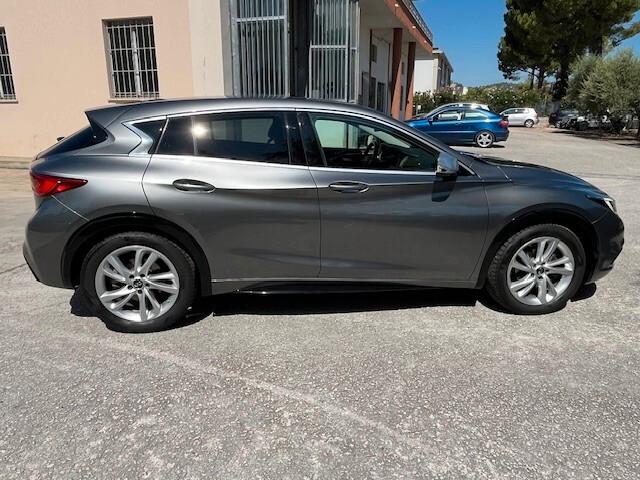 Infiniti Q30 1.5 diesel Premium