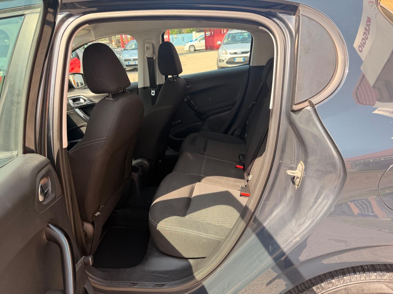 Peugeot 208 PureTech 82 5p. GPL Active
