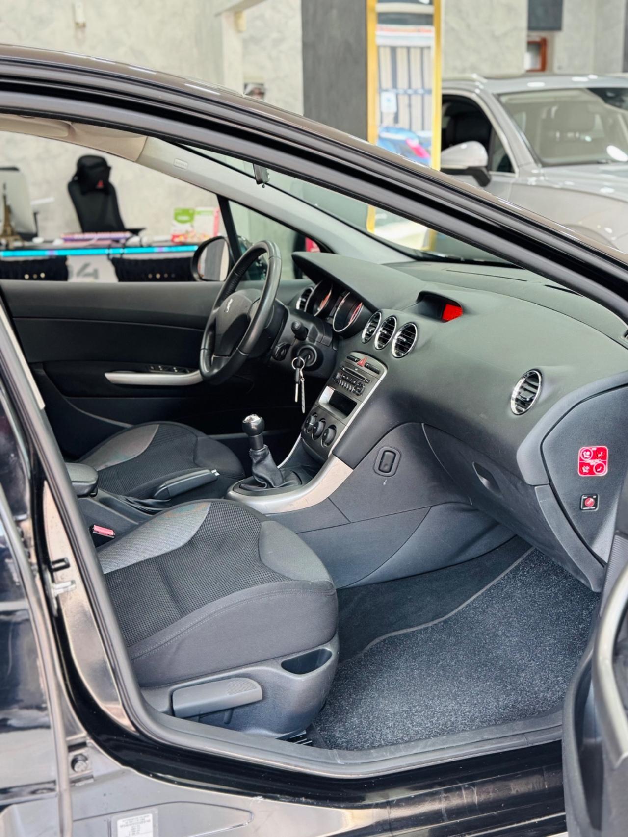Peugeot 308 1.6 HDi 90CV 5p. Tecno