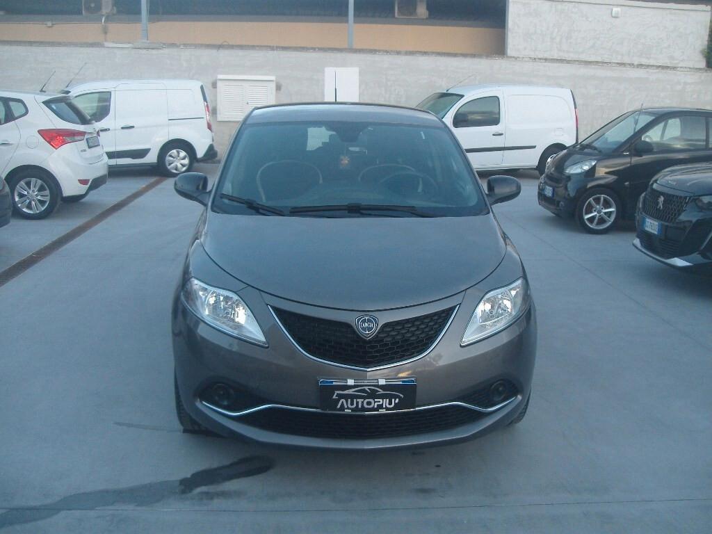 Lancia Ypsilon 1.2 69 CV Gold - 2016