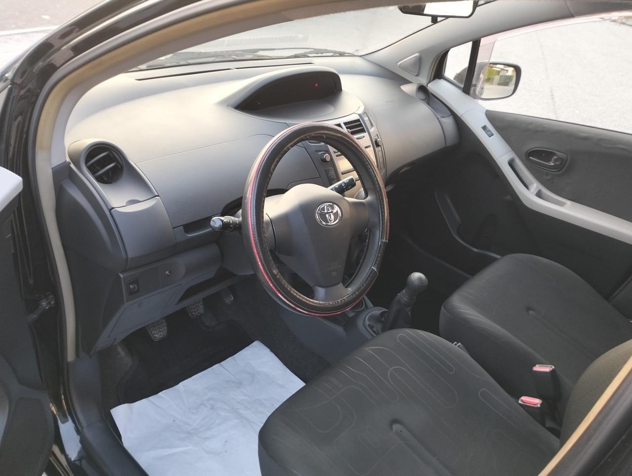 Toyota Yaris 1.0 5 porte Sol
