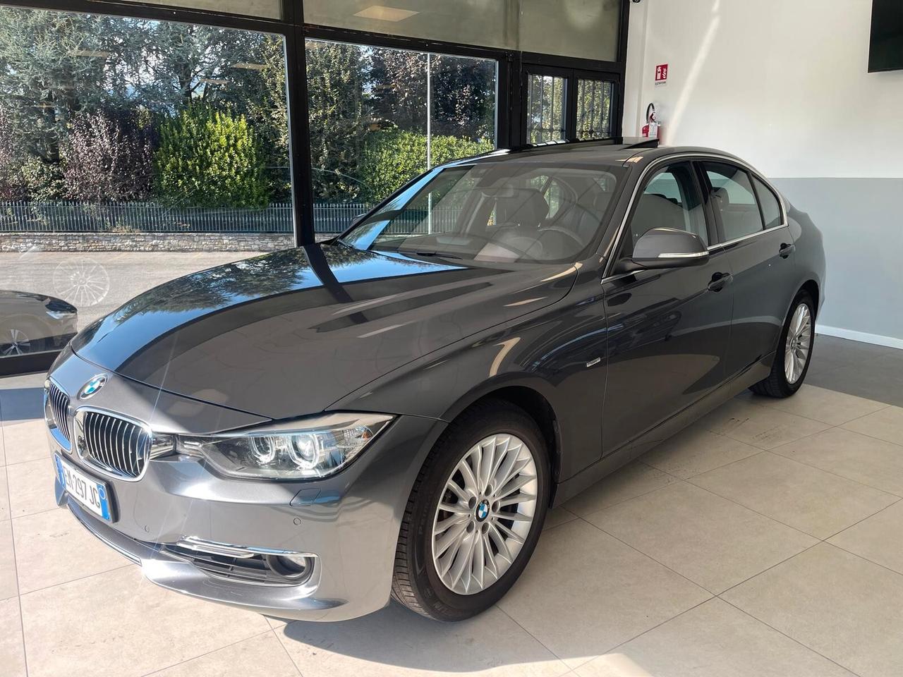 BMW 328 328i Luxury Auto *Tetto* *Pelle* *TAGLIANDI BMW*