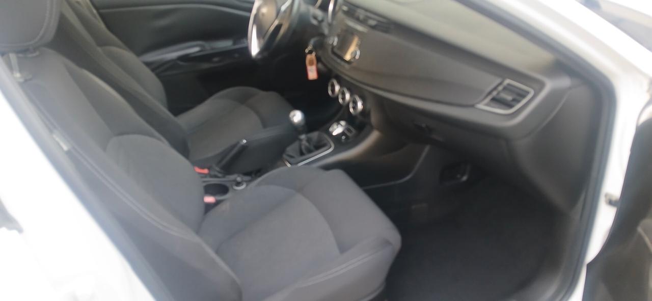 Alfa Romeo Giulietta 1.6 JTDm 120 CV neopatentati