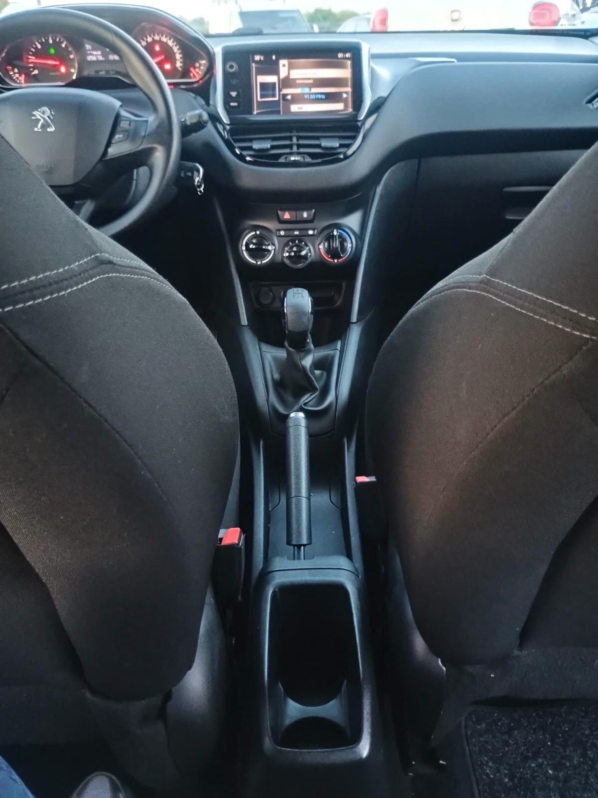 Peugeot 208 1.4 HDi 68 CV 5 porte Allure