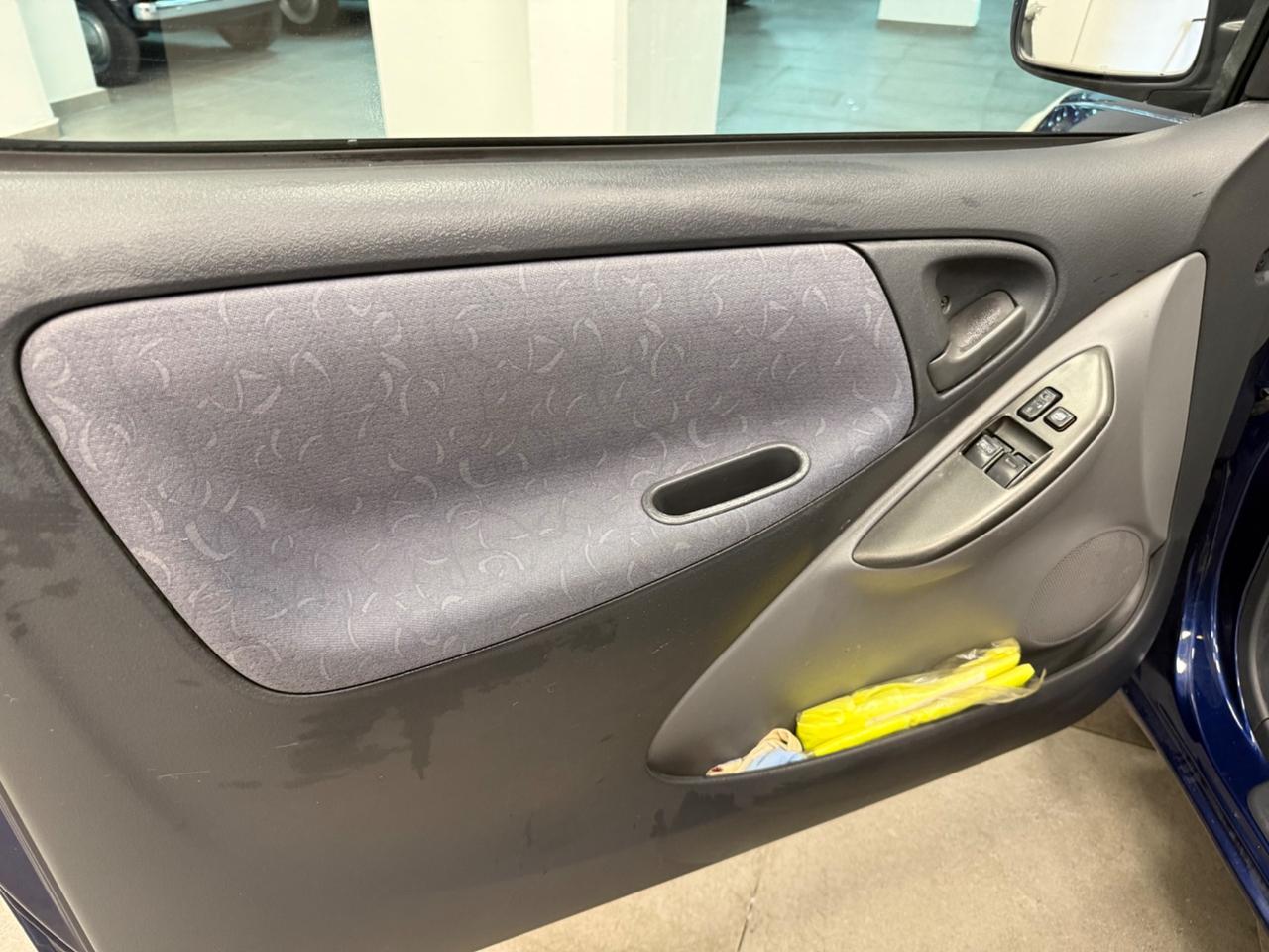 Toyota Yaris 1.0i 16V cat 3 porte