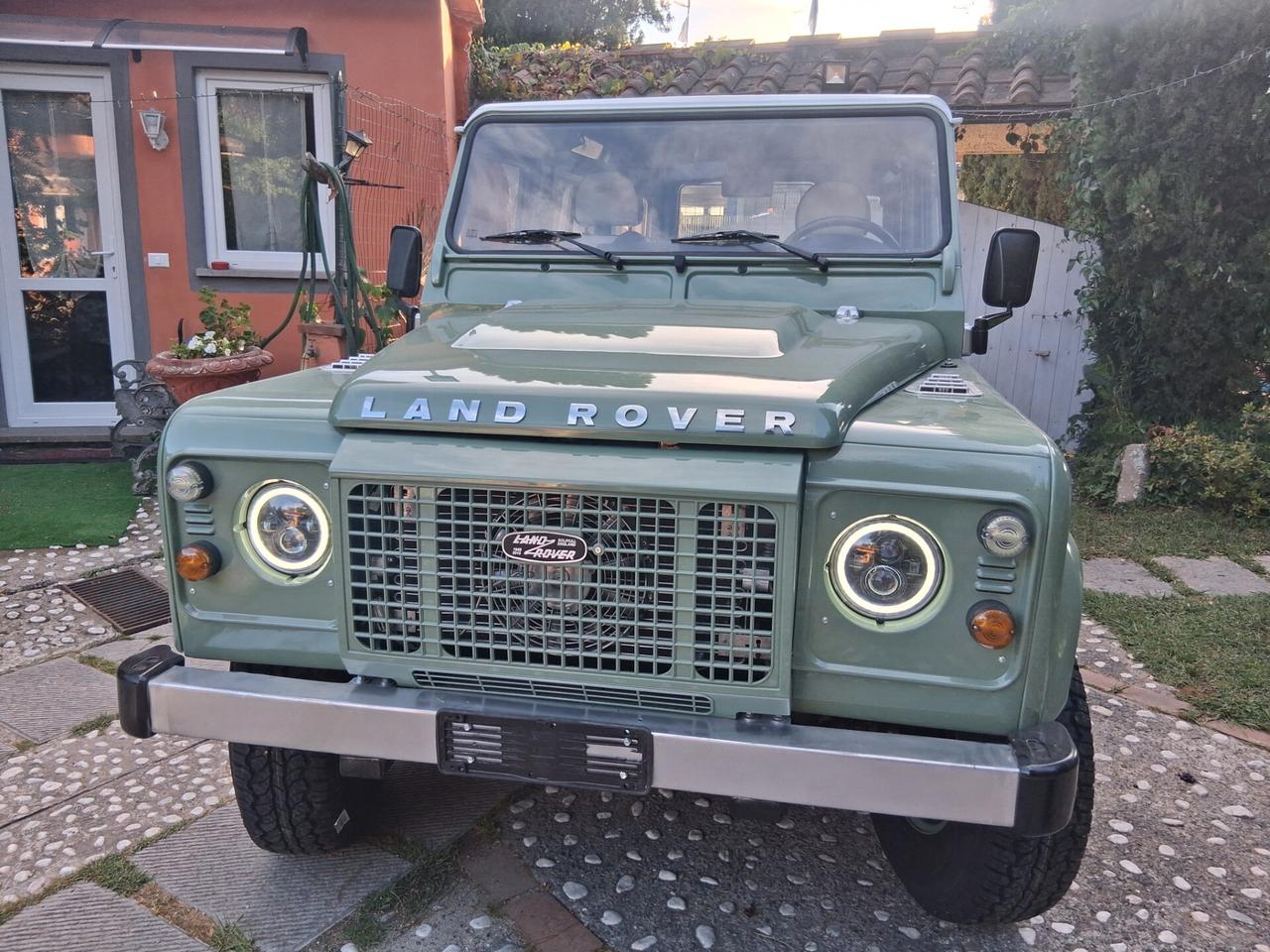 Land Rover Defender 90 2.2 TD4 Station Wagon E N1