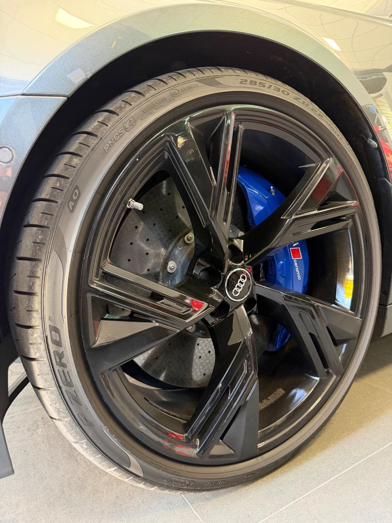 Audi RS6 Avant CARBO TETTO 22”