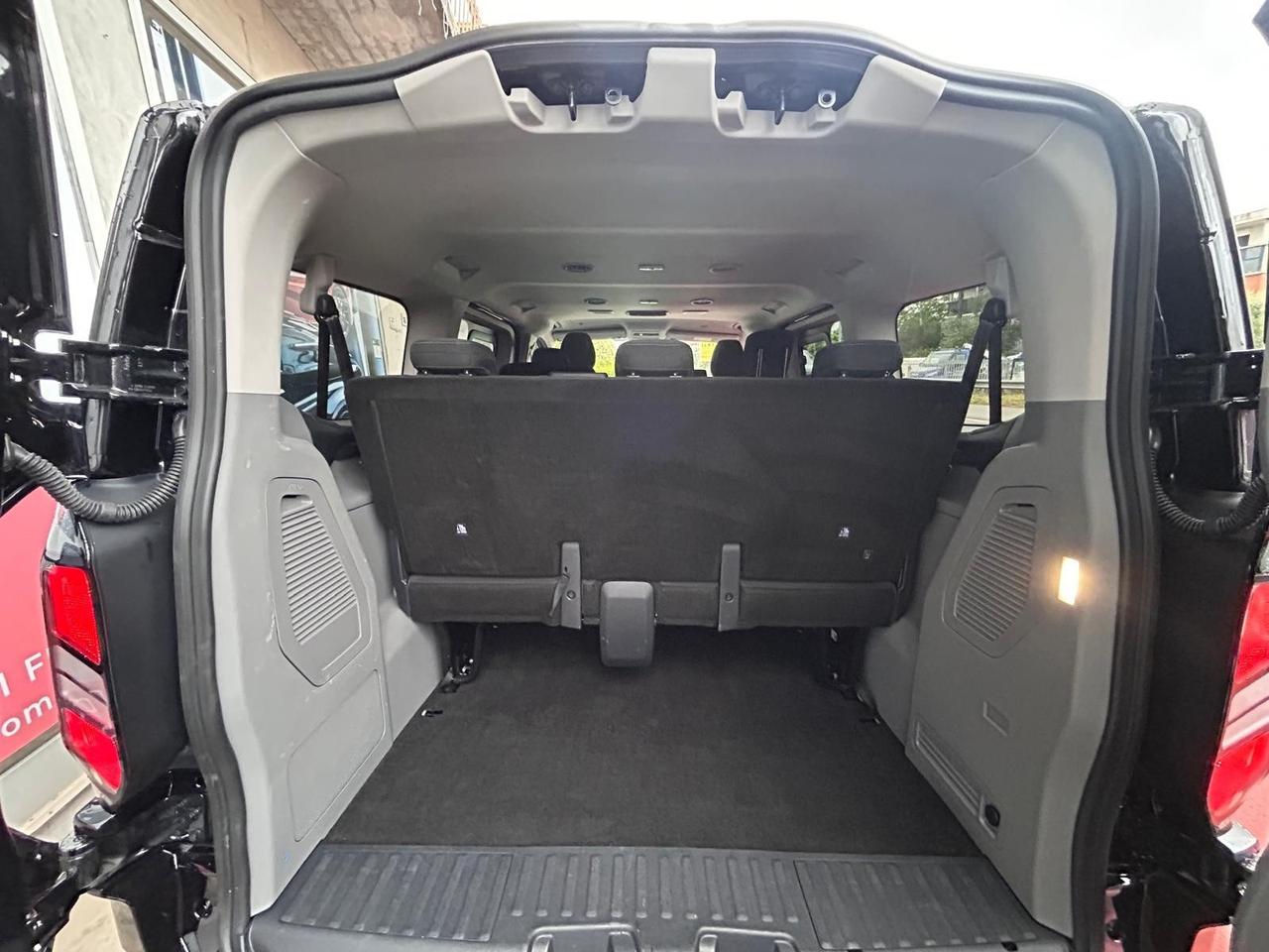 Ford Transit custom 2.0 TDCI eco blue 150 CV titanium 9 posti