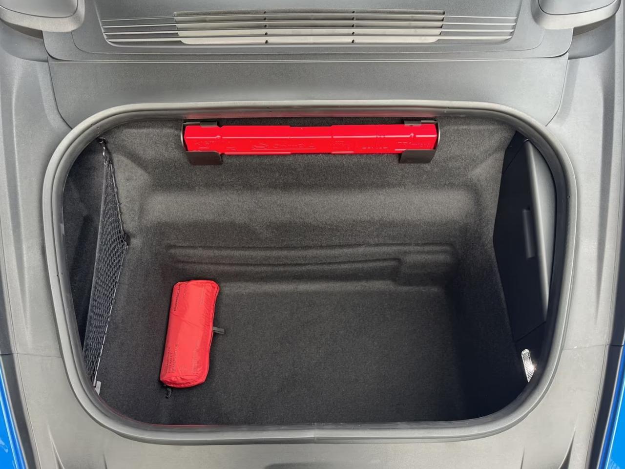 Porsche 911 Coupe 3.6 Carrera GTS Hybrid