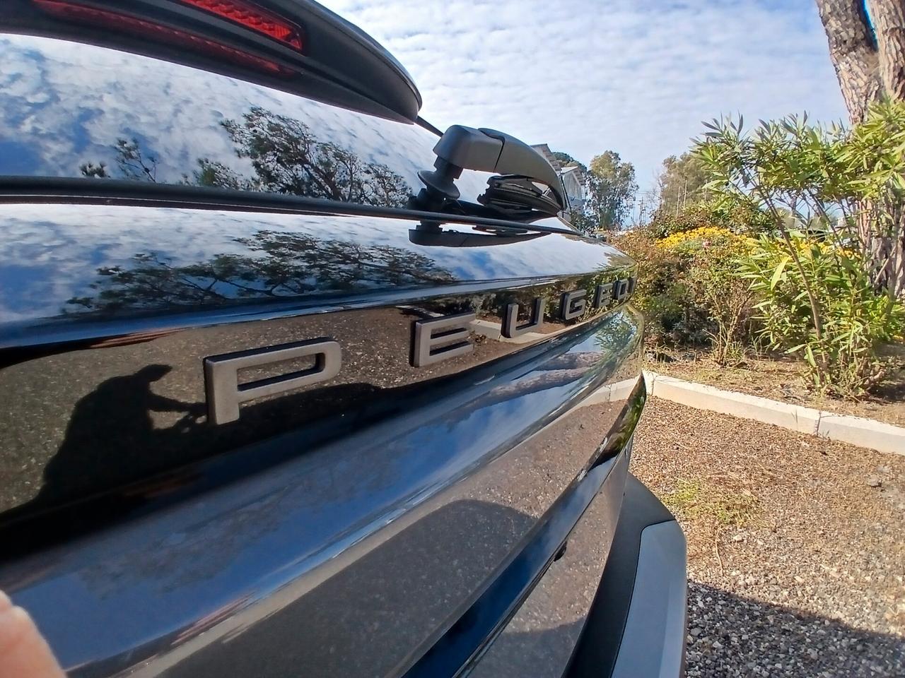 Peugeot 2008 Hybrid 145 e-DCS6 Allure