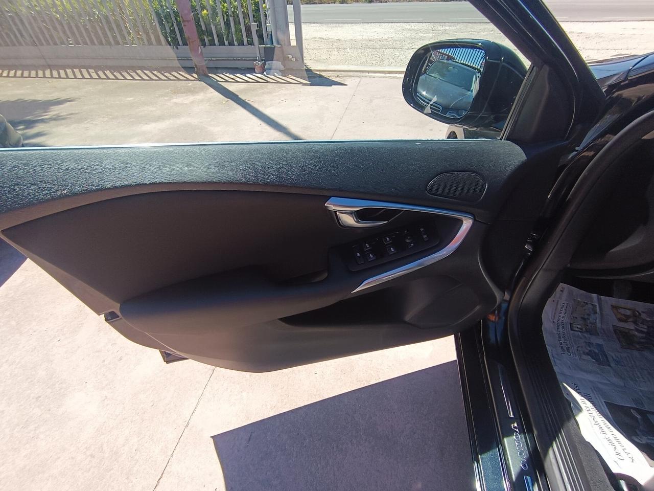 Volvo V40 D2 1.6 Summum