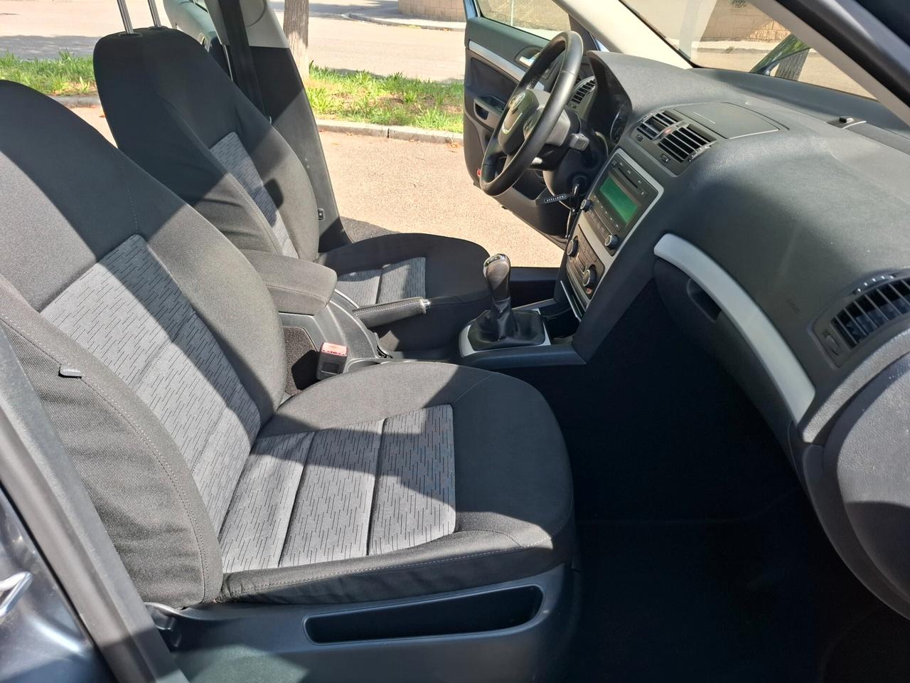 Skoda Octavia 1.6 TDI CR F.AP. Elegance