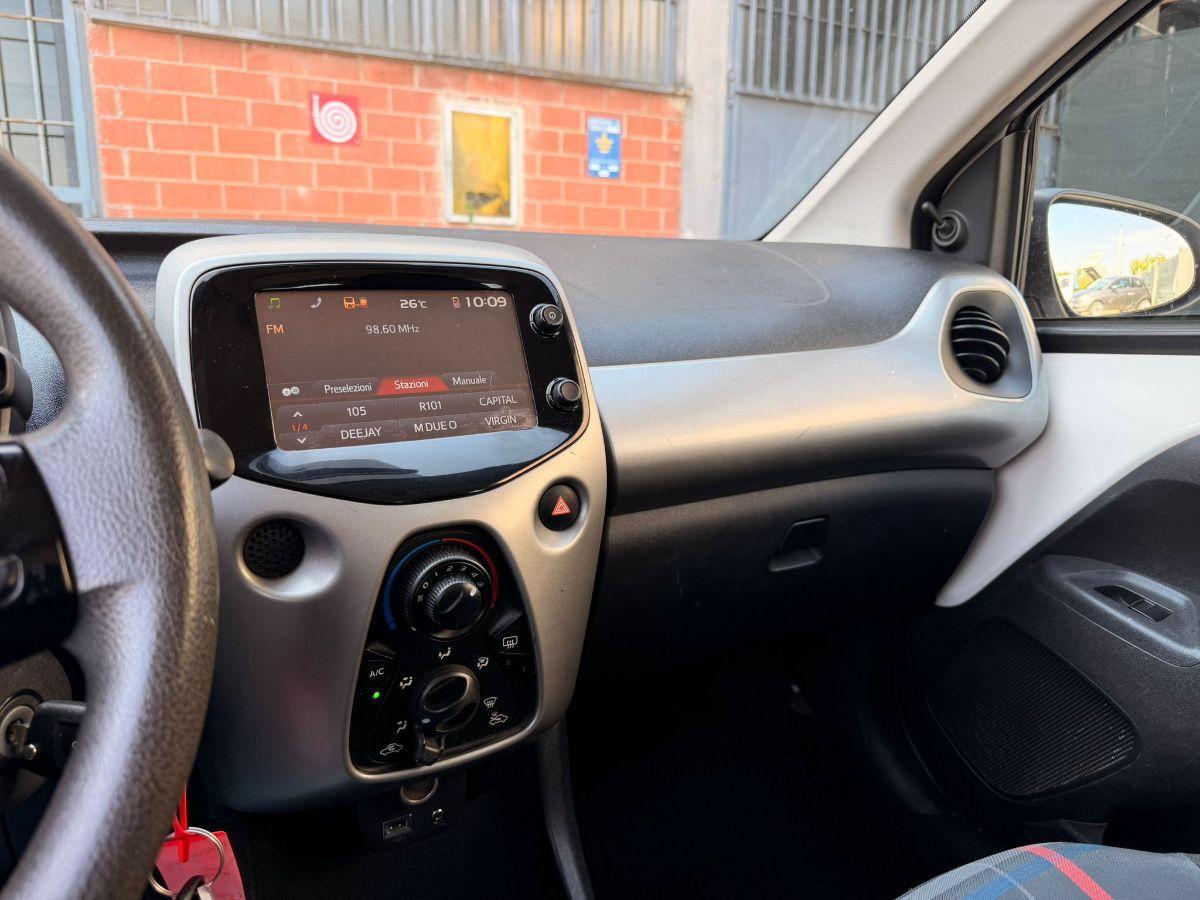 PEUGEOT - 108 - VTi 68 CV 5 porte Allure TOP!