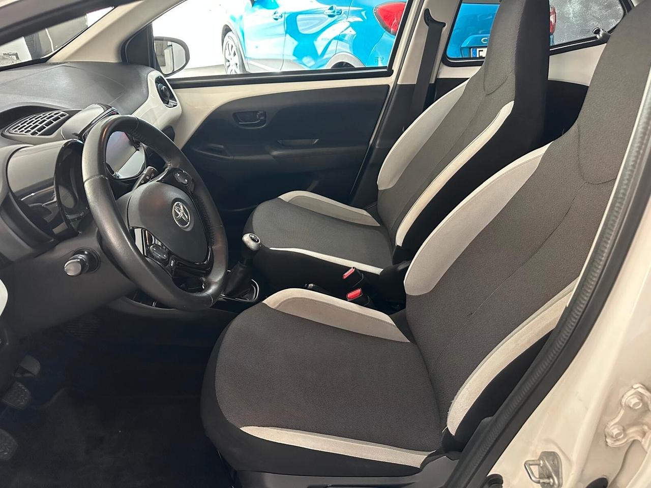 Toyota Aygo 1.0 VVT-i 69 CV 5 porte x-wave