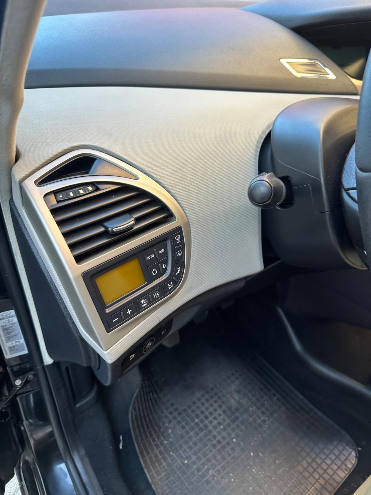Citroen C4 1.4 16V VTR