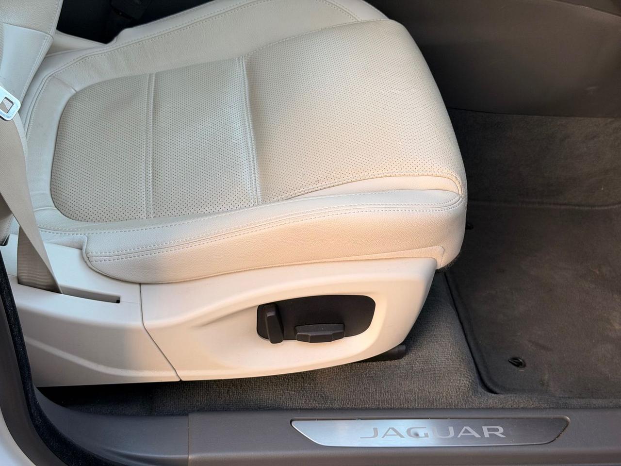 Jaguar E-Pace S D 180 #9646