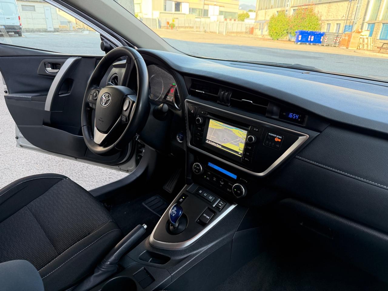 Toyota Auris Touring Sports 1.8 Hybrid Lounge