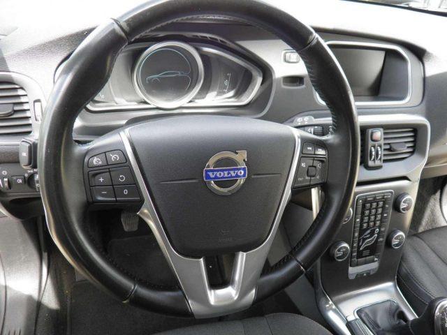 VOLVO V40 Cross Country V40 CROSS COUNTRY D3 MOMENTUM