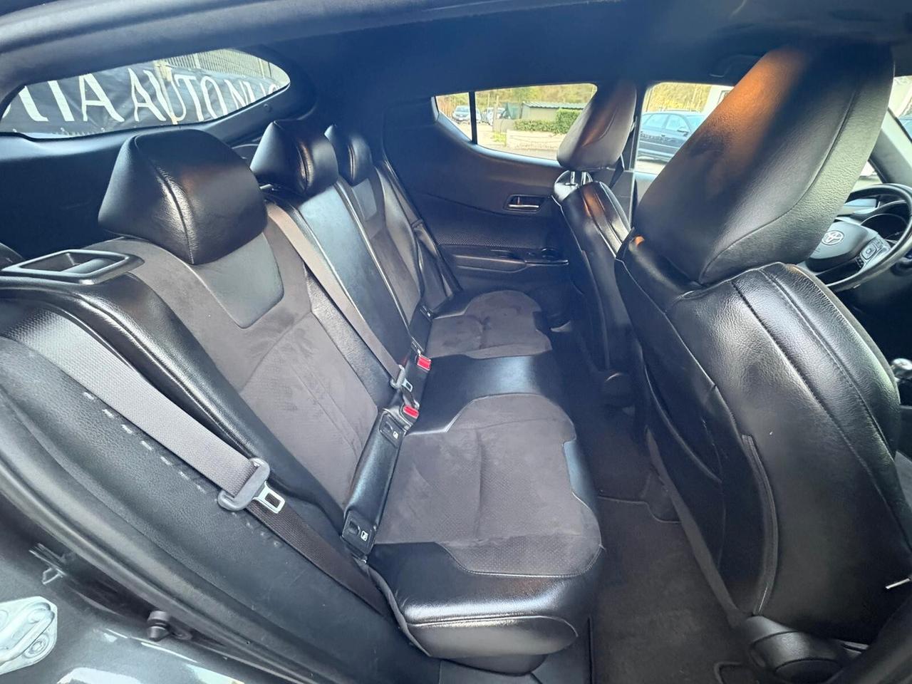 Toyota C-HR 1.8 Hybrid E-CVT Lounge