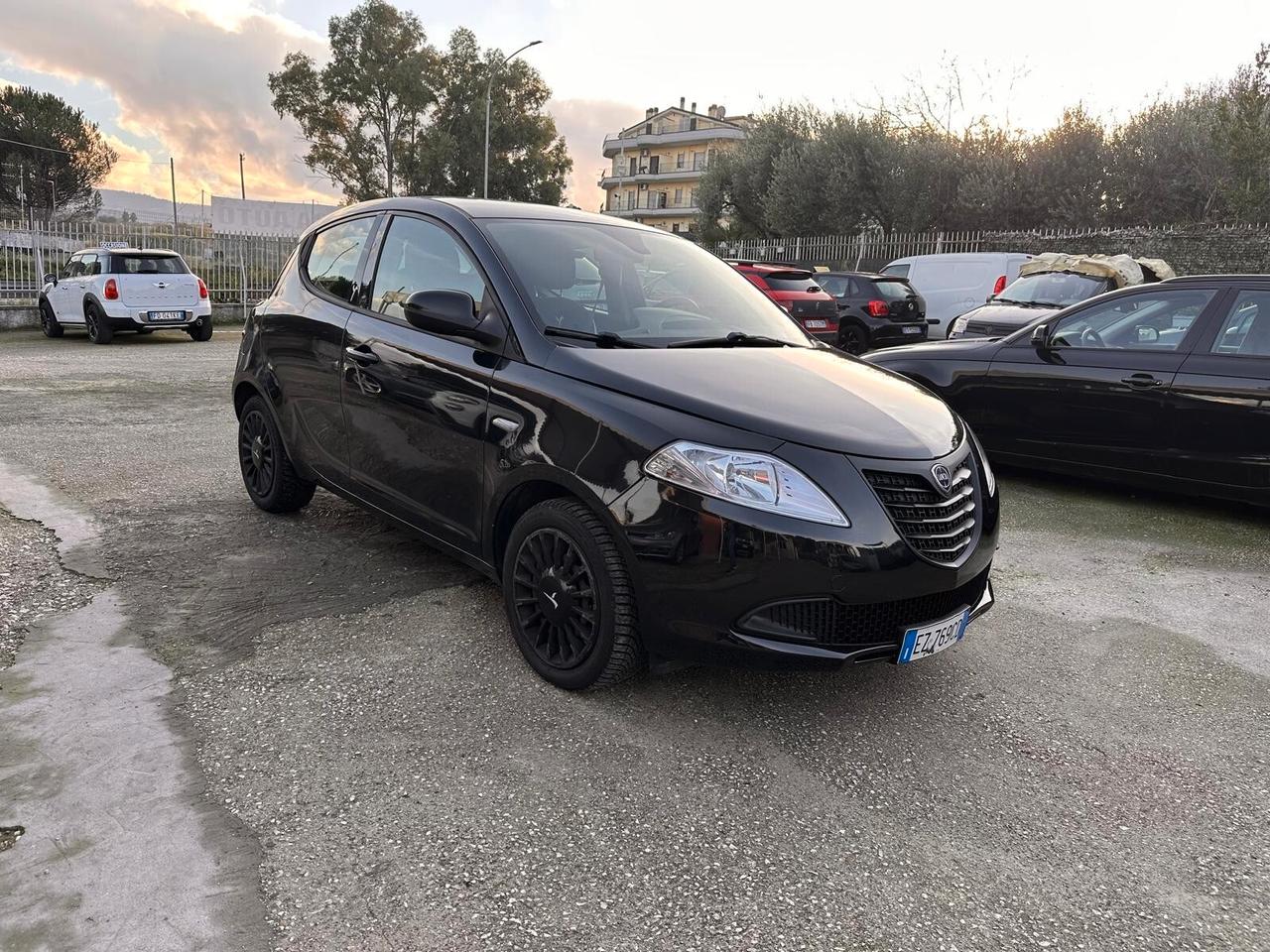 Lancia Ypsilon 1.2 69 CV 5 porte Elefantino