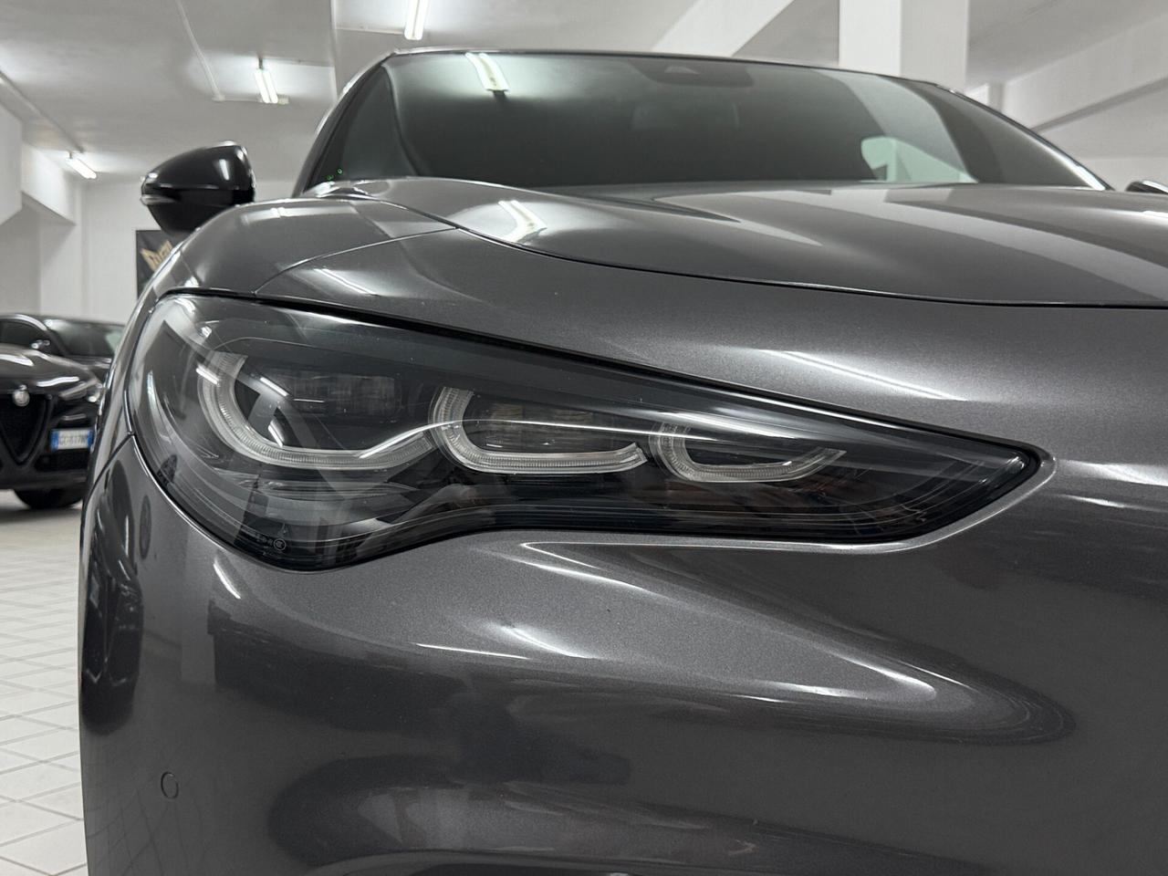 Alfa Romeo Stelvio 2.2 TD 210 CV SUPER AT8 Q4 FARI MATRIX MODELLO NUOVO TAGLIANDI KIT DISTRIBUZIONE ESEGUITO