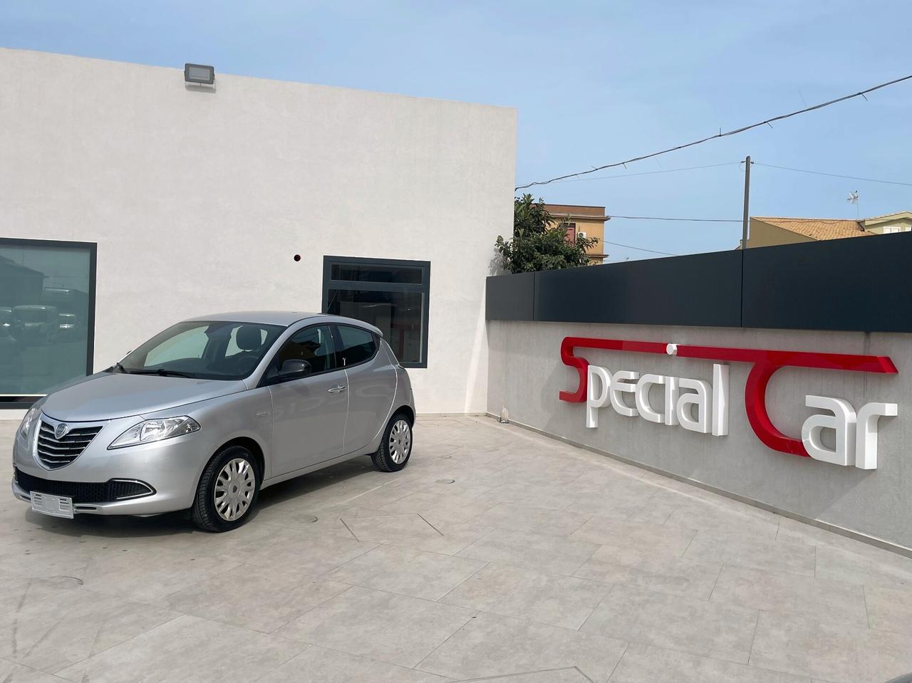 Lancia Ypsilon 1.2 69 CV 5 porte S&S Silver