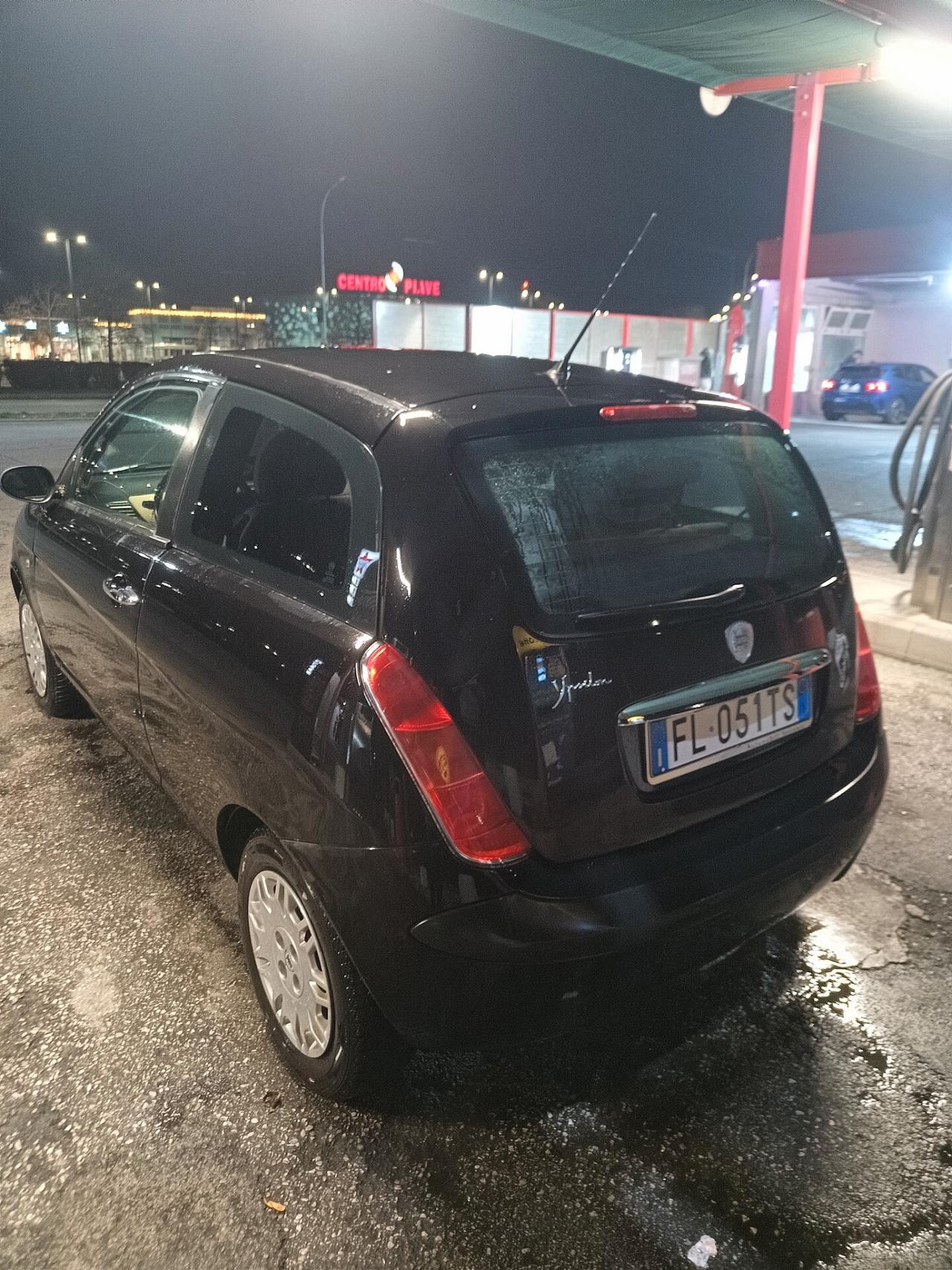 Lancia Ypsilon 1.2 69 CV Unyca