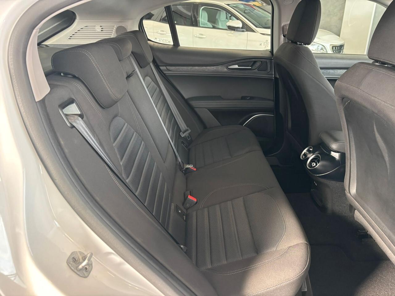 Alfa Romeo Stelvio 2.2 Turbodiesel 160 CV AT8 RWD Business