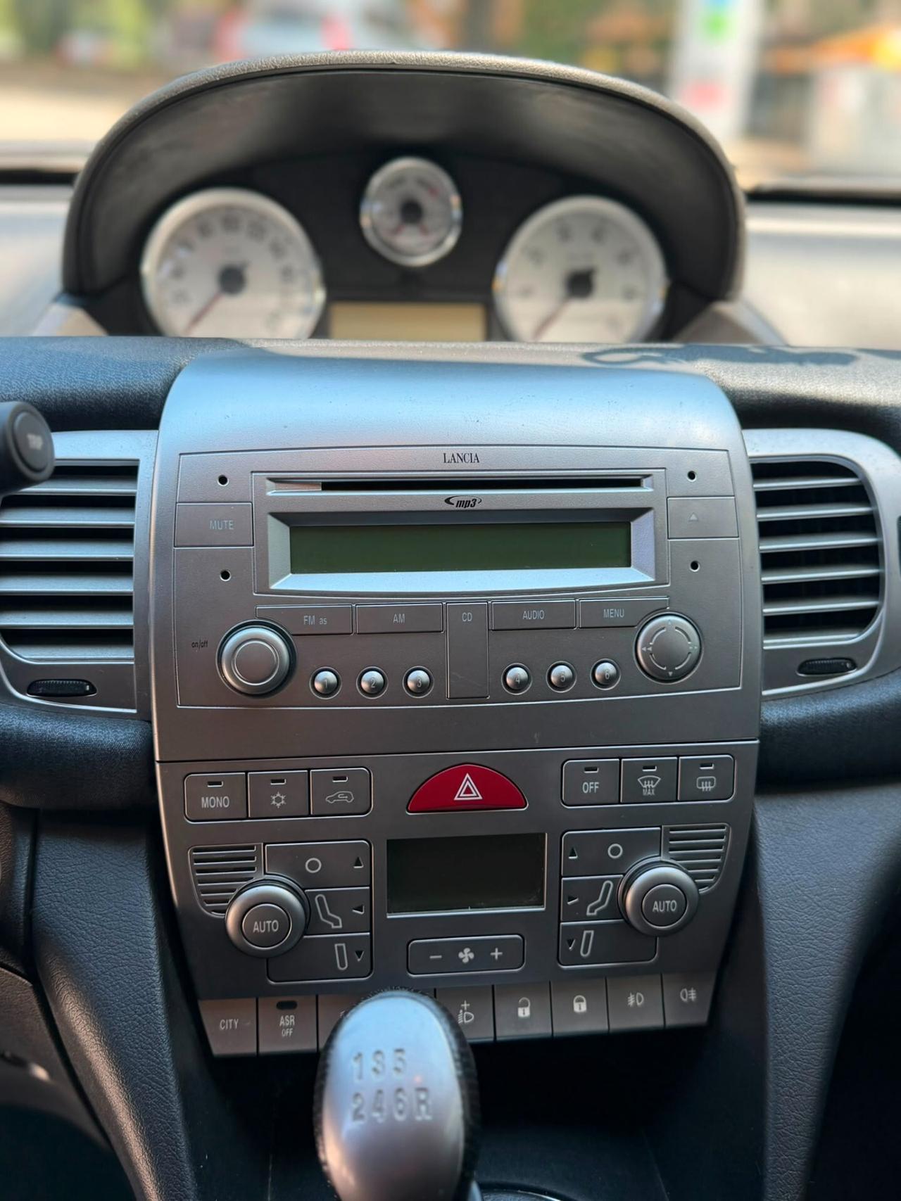 Lancia Ypsilon 1.2 Argento