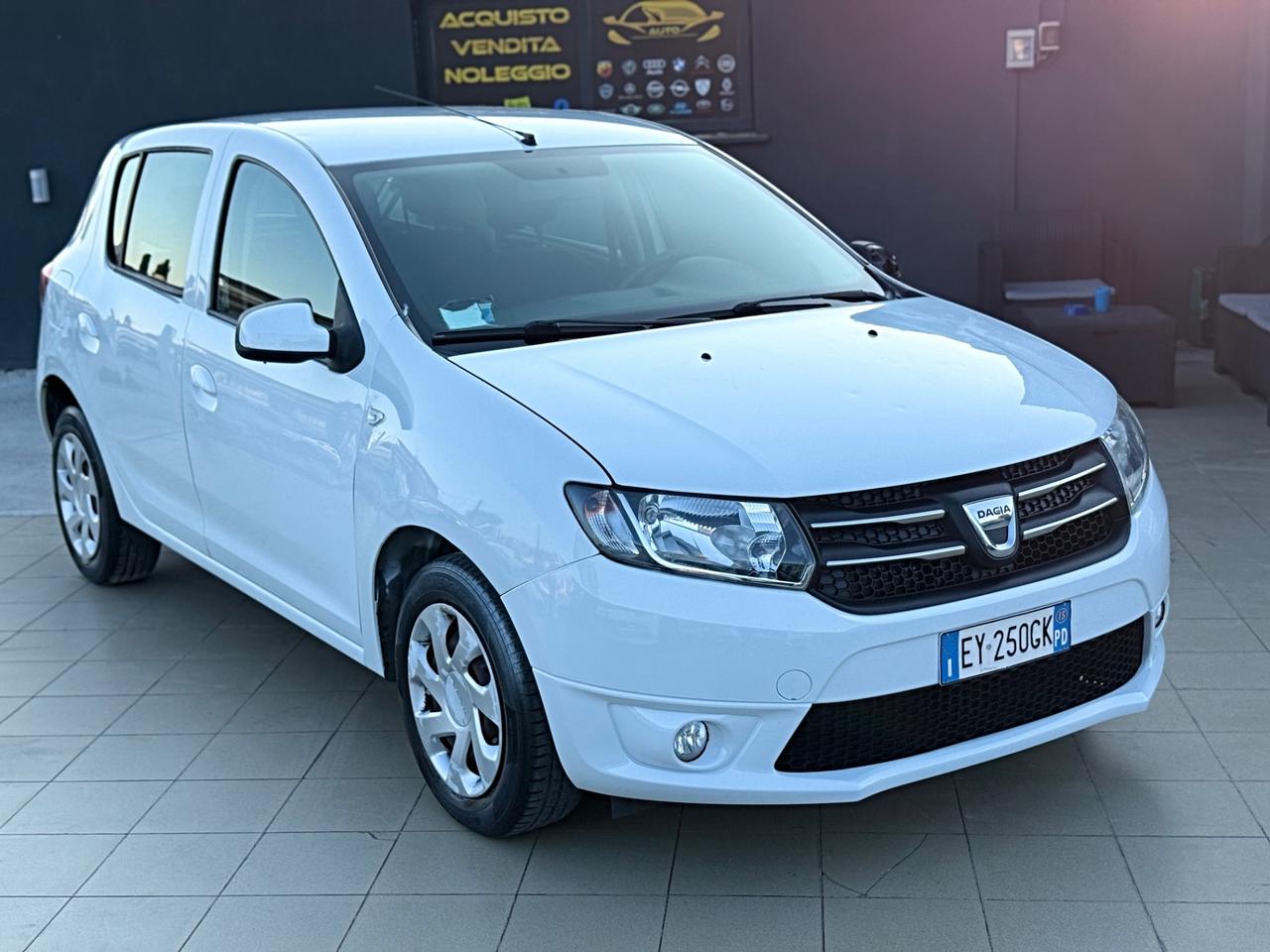 Dacia Sandero 1.2 GPL 75CV Lauréate Garanzia 12 Mesi