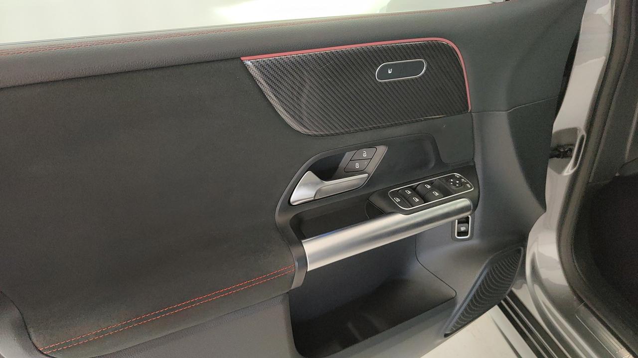 Mercedes-Benz B 180 d Digital Edition auto
