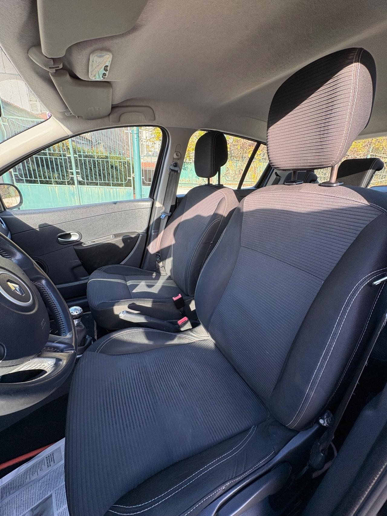 Renault Clio 1.2 16V 5 porte Dynamique